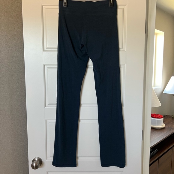 VICTORIA’S SECRET SPORT WOMEN’S EVERYWHERE CROSSOVER SLIM BOOT PANT NAVY BLUE - Picture 10 of 11